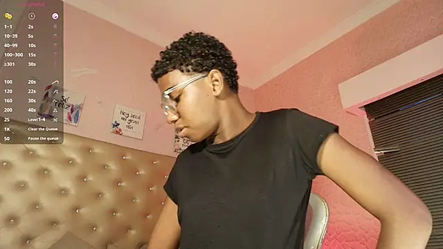 Chat XXX en directo de teylor_lovee