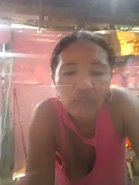 sara_milf777 élő XXX-chatje