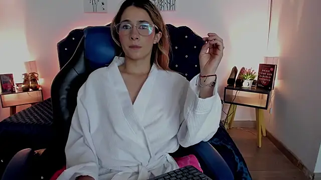 SaraRoadess' Live XXX Chat