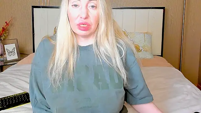 mailymilf's Live XXX Chat