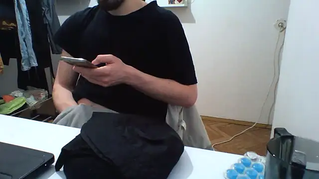 Show modela KaelNox na web-kameri