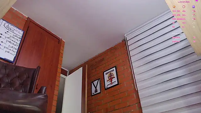 Chatroom XXX en direct de Salome-sw