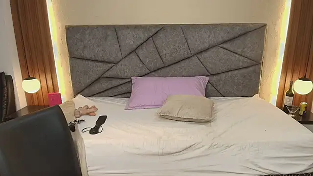 Agata_thompson 现场XXX聊天