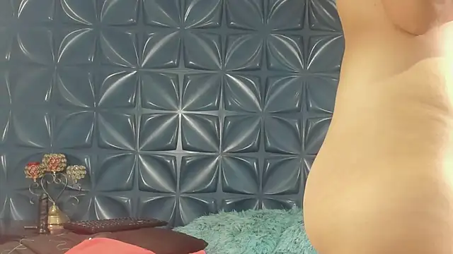 Show modela JuliaSinclair na web-kameri