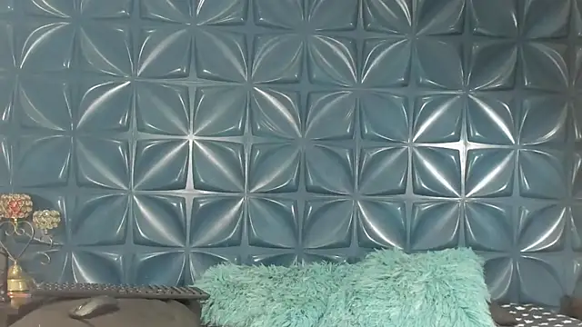 Show modela JuliaSinclair na web-kameri