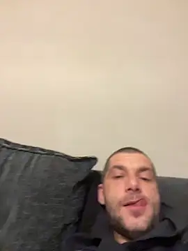 Kinkycouple142's Live XXX Chat