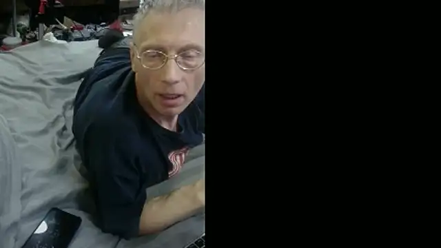 Lacht_Liden Chat XXX live