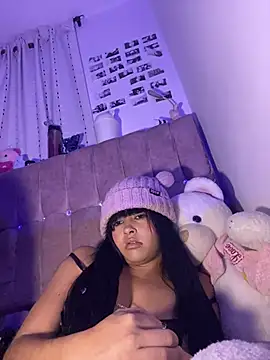 Chatroom XXX en direct de sarita_violet07