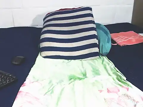 blondehotsquirt 即時 XXX 聊天