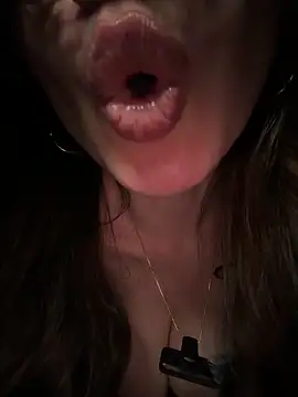 XXX chat uživo modela KnellForQueen