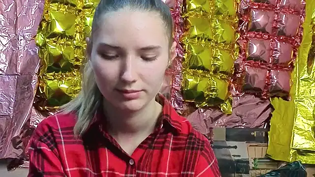 _kikiclark__ 即時 XXX 聊天