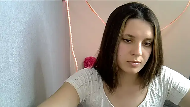 KiraHoney Adlı Modelin Canlı XXX Sohbeti