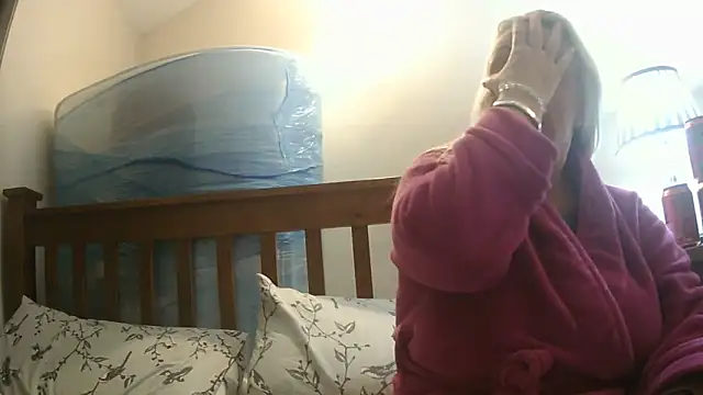 Chatroom XXX en direct de theblondecocklover