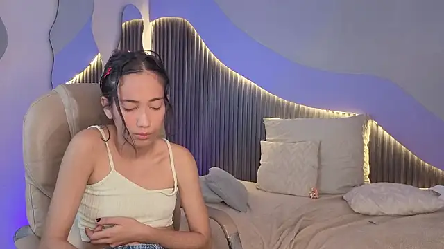 hot_little_bunnyn Live XXX chat