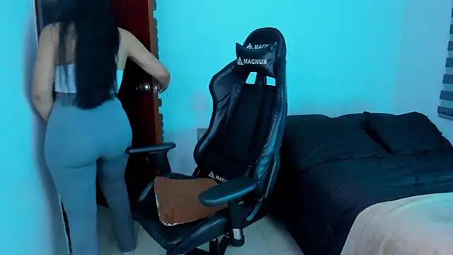 hannarusso élő XXX-chatje