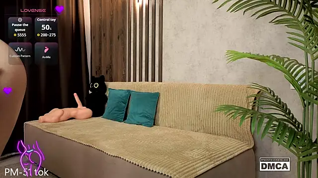 Holl1Would Chat XXX in diretta