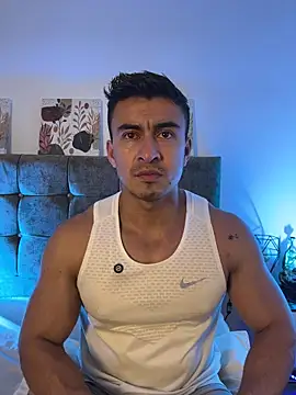 Chat +18 de Chris_Clarck ao vivo