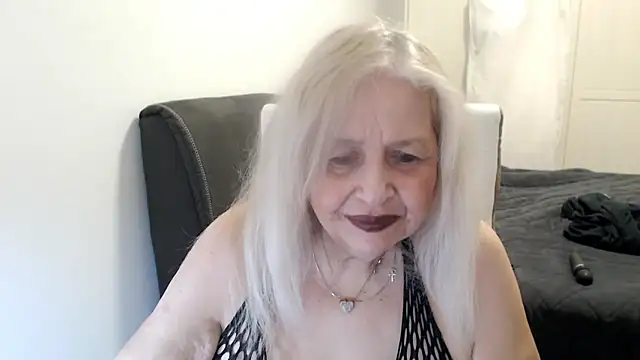 SusiLifeXXX Adlı Modelin Canlı XXX Sohbeti