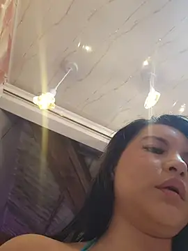 Pretty_Julieta élő XXX-chatje