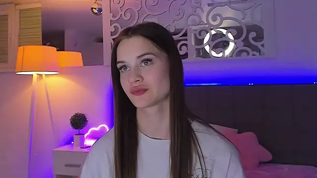 LuisaCloverのライブXXXチャット