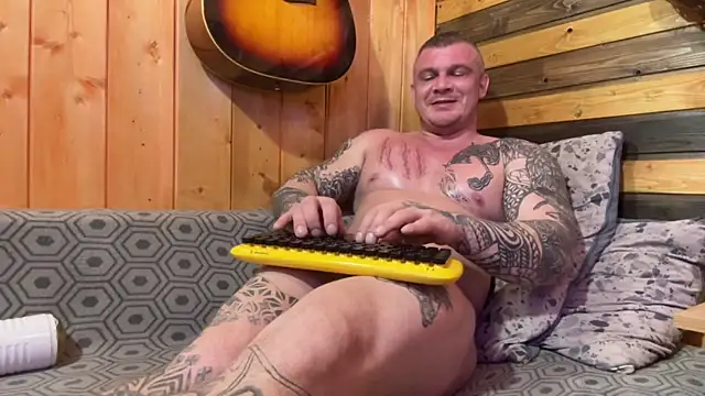 MrrKray webkamerás műsora