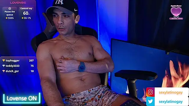 sexylatin0gay: онлайн-секс-чат