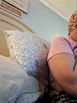 Emily33333のライブXXXチャット