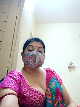 Ratna-777 Adlı Modelin Canlı XXX Sohbeti