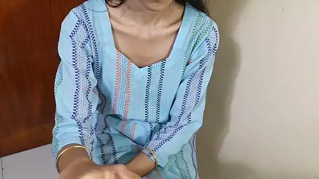 Shiuli_b live XXX chat