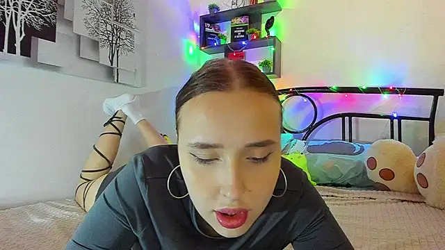 CrazyBitchInLace's Live XXX Chat