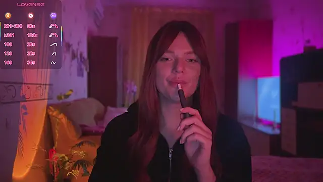 CherryRed_Girl Chat XXX in diretta