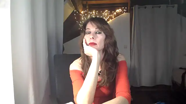 MissDyannis' Live XXX Chat