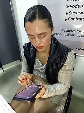 ALEJA__22のライブXXXチャット