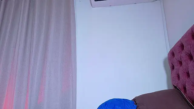 AlejandraDunn1's Live XXX Chat