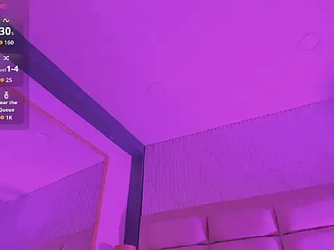 ManuelaEvans_ Chat XXX in diretta