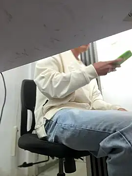 TavoHot_: онлайн-секс-чат