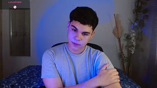 Chat +18 de eithan_jonnes ao vivo