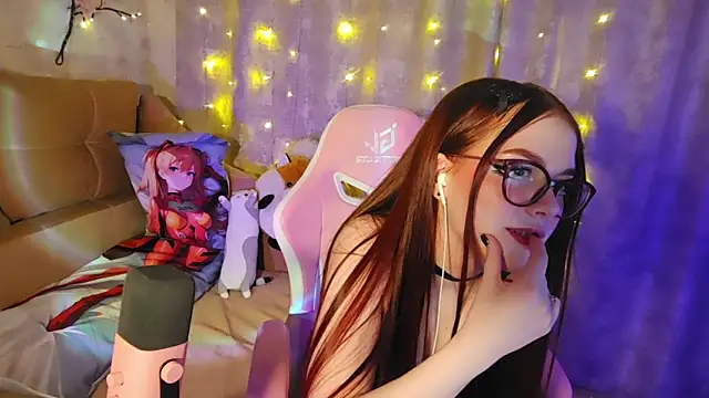 EllaHughess Adlı Modelin Canlı XXX Sohbeti