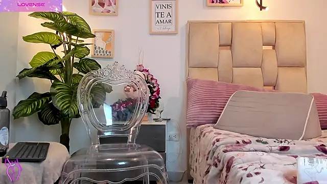 Chat XXX en directo de Rachel__Lang