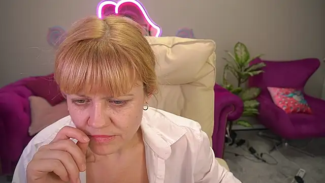 BellaLaPetit: απευθείας συνομιλία ΧΧΧ