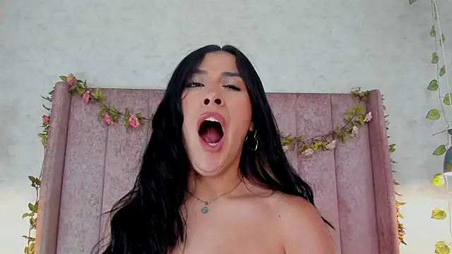 AnyaJay Chat XXX in diretta