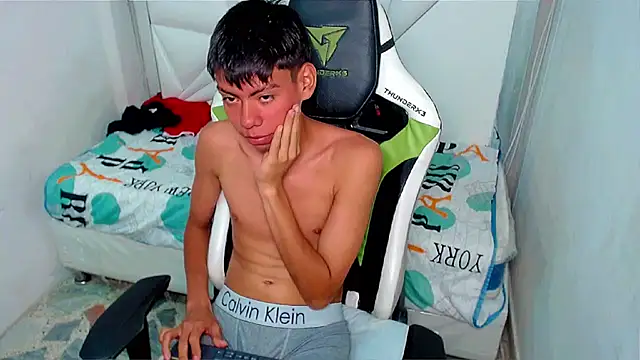 Chat +18 de Liarr_ ao vivo