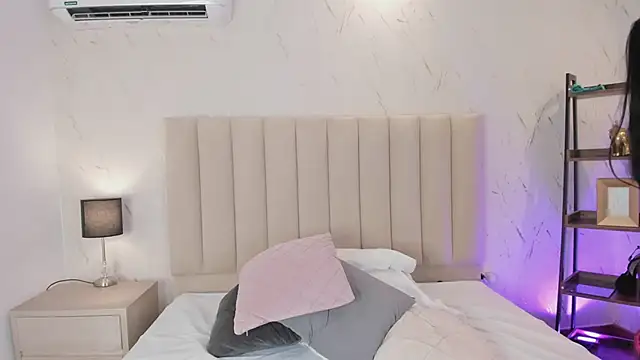 ViolettaRousee_のライブXXXチャット