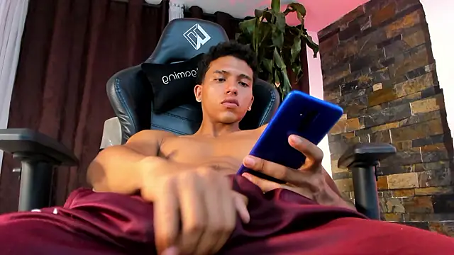 jhoystrong_ Show Webcam