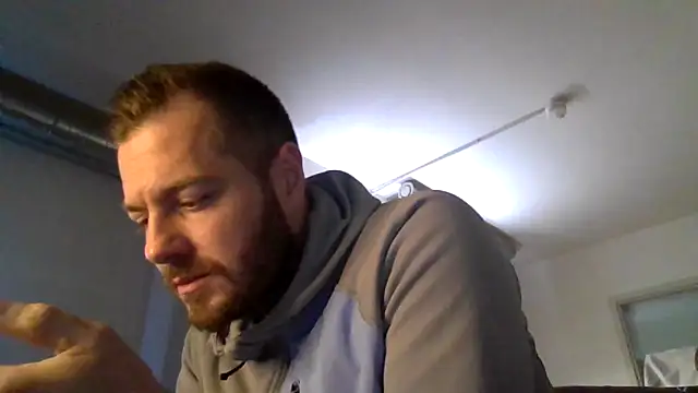 Chat XXX en directo de THE_CHEEKY_ALPHA