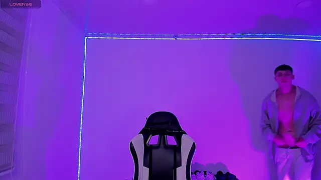 oliver_kyy's Live XXX Chat