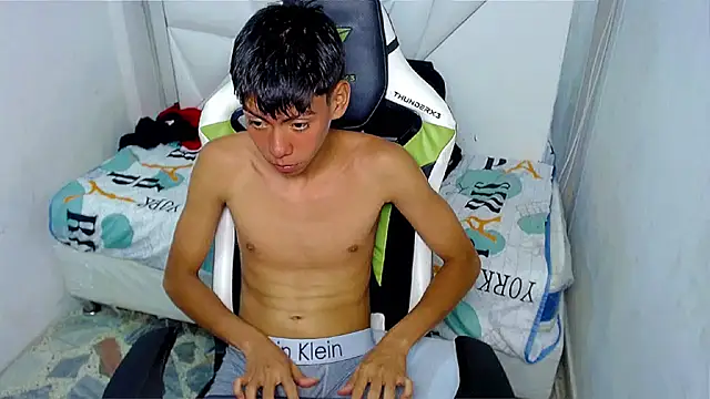 XXX chat uživo modela Liarr_