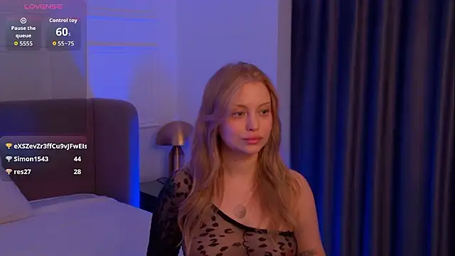 MollyHilton: онлайн-секс-чат