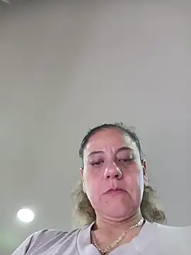 XXX chat uživo modela sasi_luna