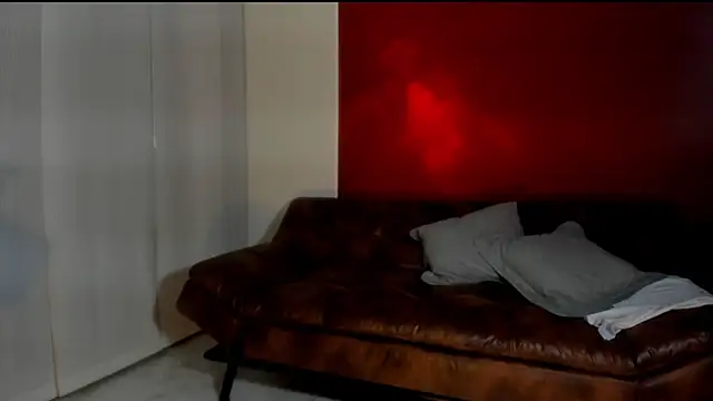 Chatroom XXX en direct de La_Diabla_111_